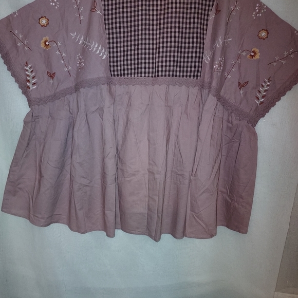 Top - Picture 2 of 3